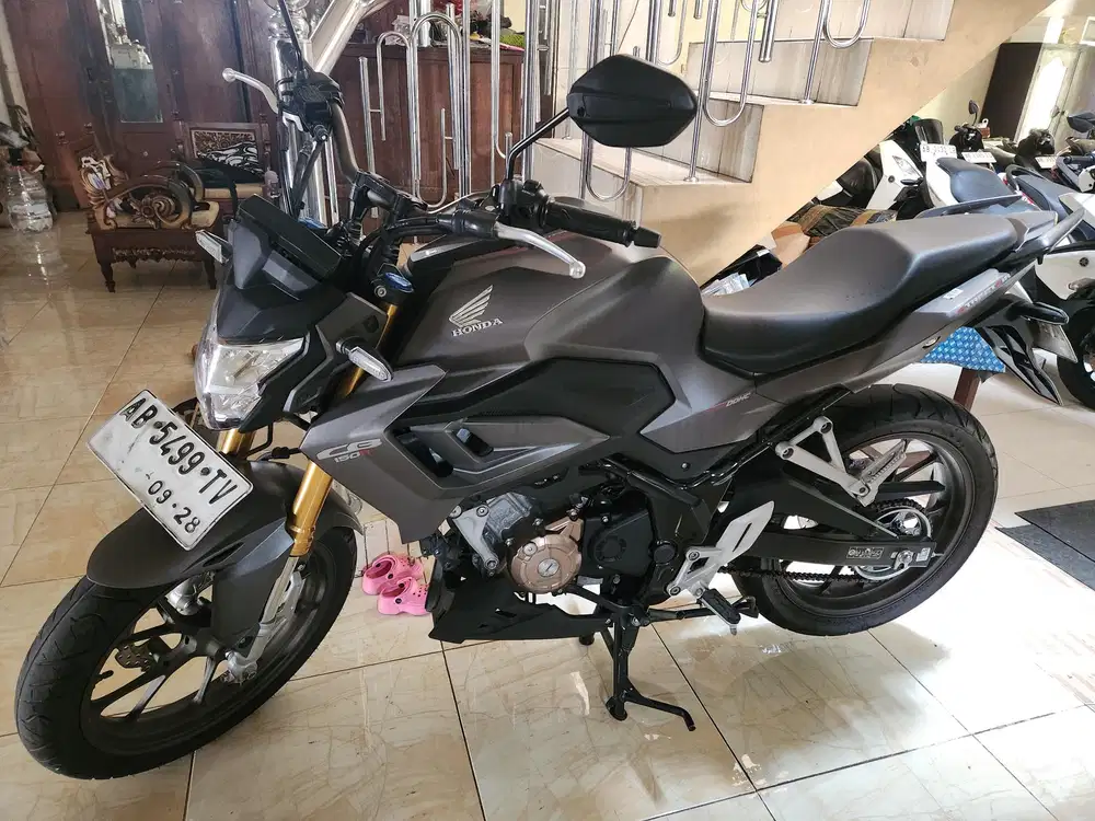 Cb150r v4 grey hitam 2023 tipe tertinggi gbm bisa tunai atau kredit