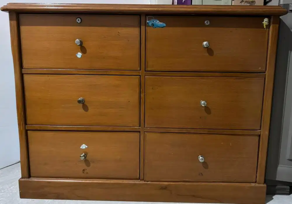 Laci Lemari Baju dari Kayu Jati