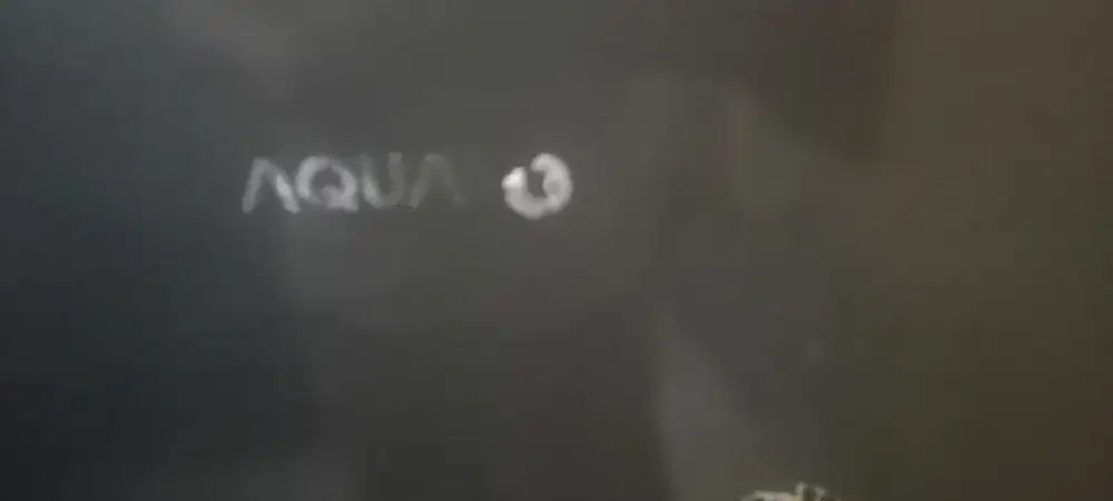 Di jual kulkas merek aqua