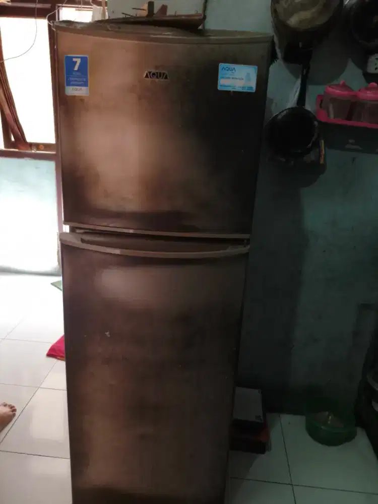 Kulkas merk Aqua