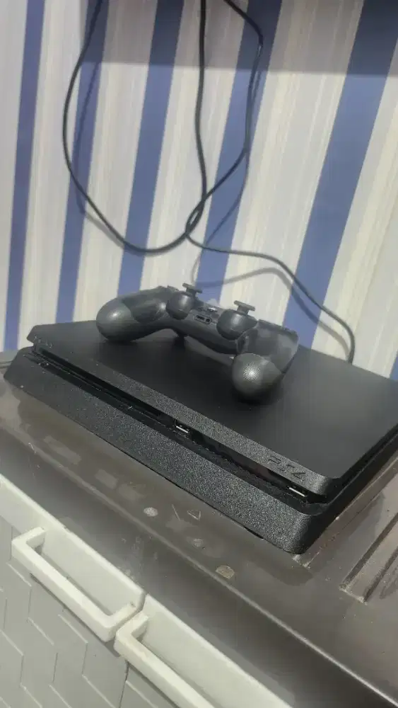PS4 Slim 500gb original CHU-2100A
