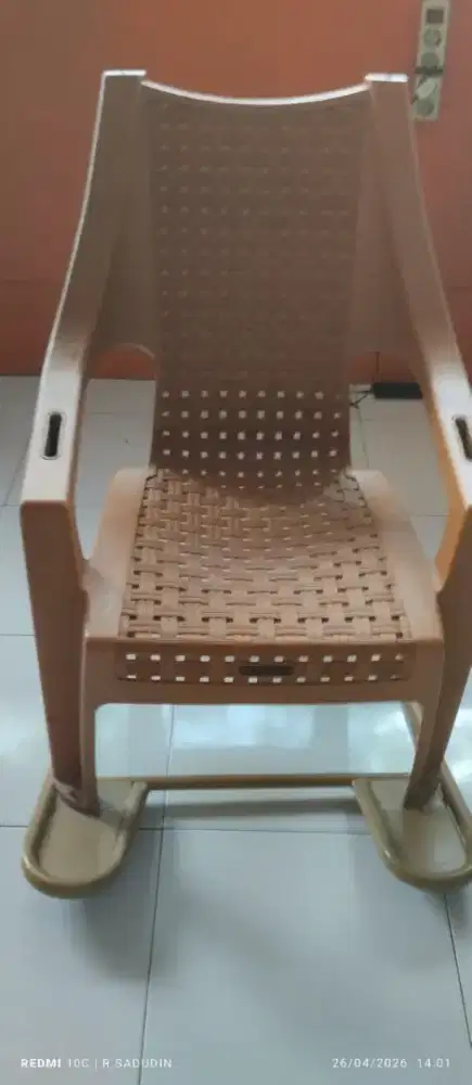 kursi goyang merek nappoly