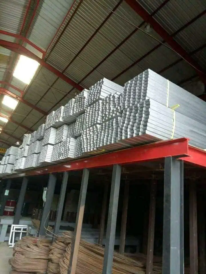 Rangka baja ringan terpasang