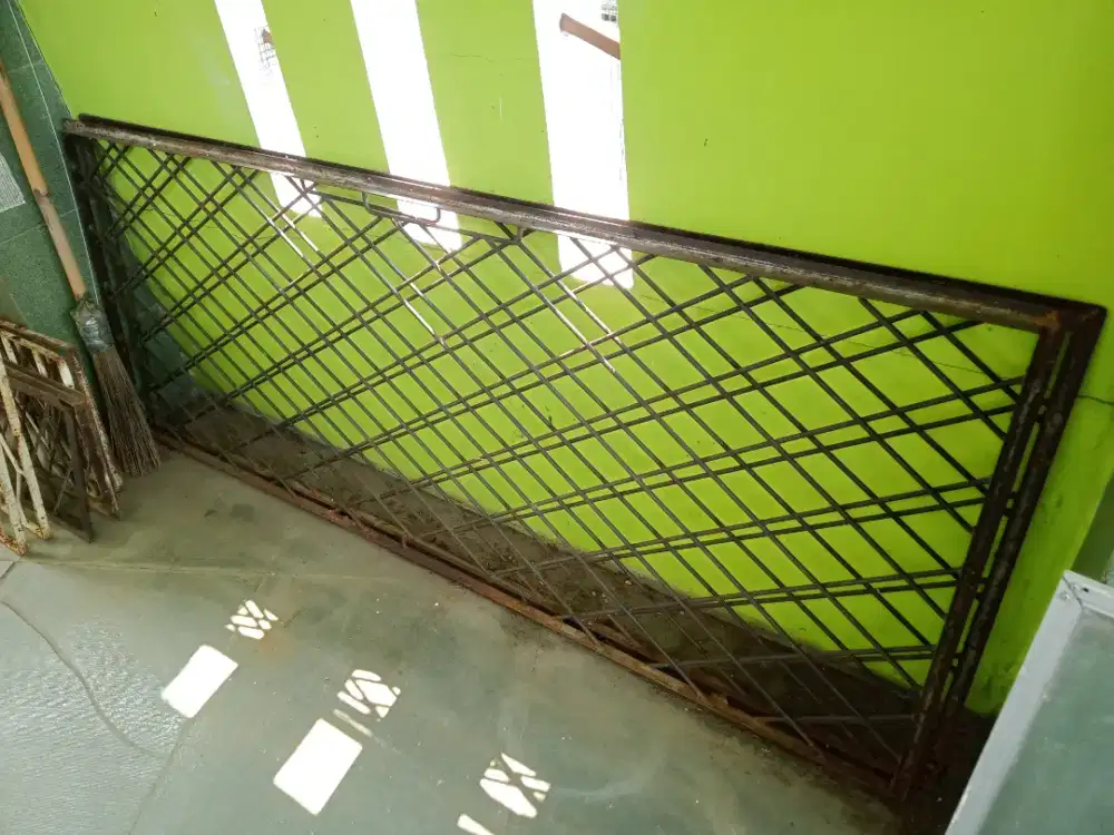 Dijual pintu teralis + ventilasi teralis besi 8 pcs
