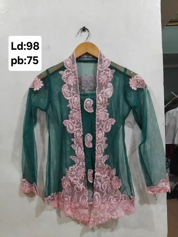 Kebaya cantik Size:M/L