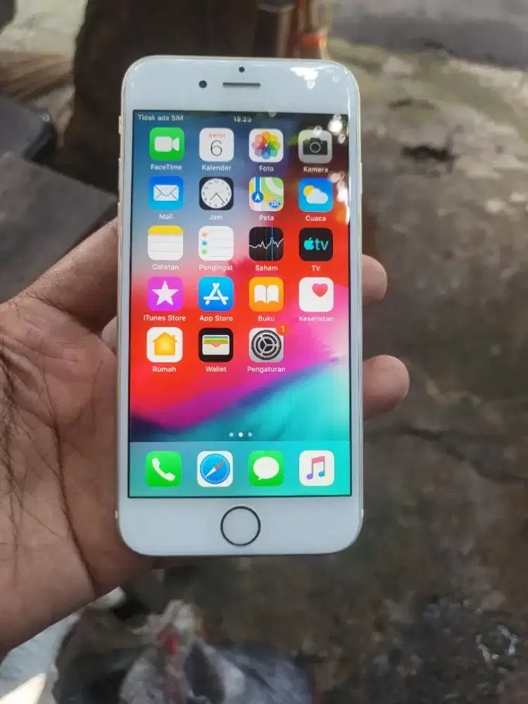 Jual cepat iphone 6s plus 32Gb resmi ibox