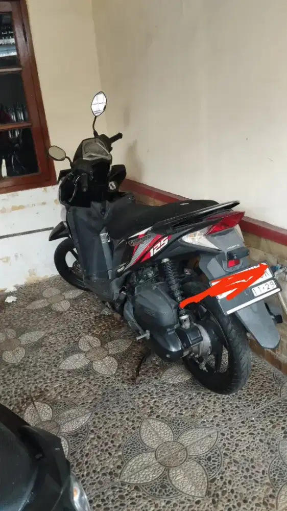 Vario 125 hitam