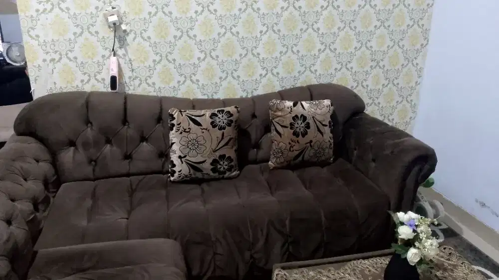 Sofa baris panjang dan pendek