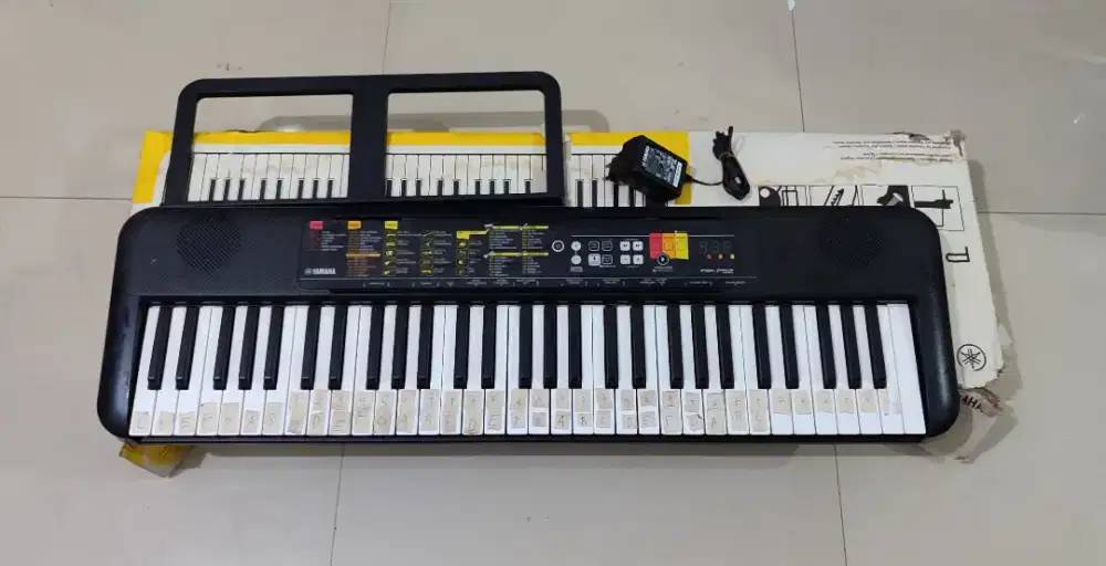 Yamaha PSR F52 bekas lengkap