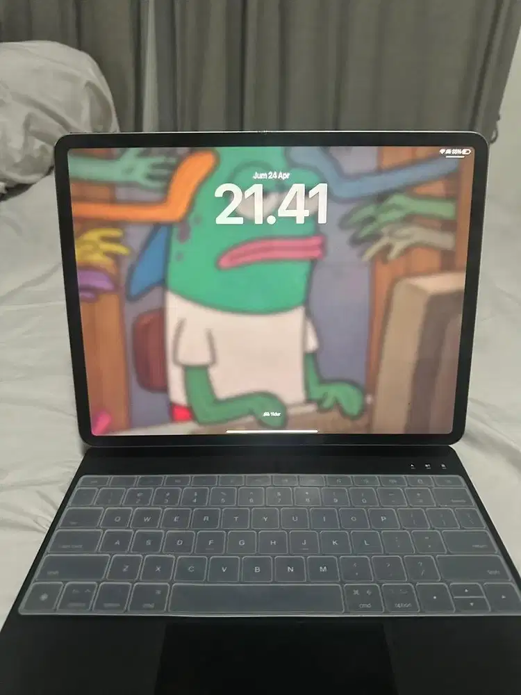 Dijual IPAD PRO 2018 wifi 256 GB 12.9 inch + magic keyboard GOJODOQ