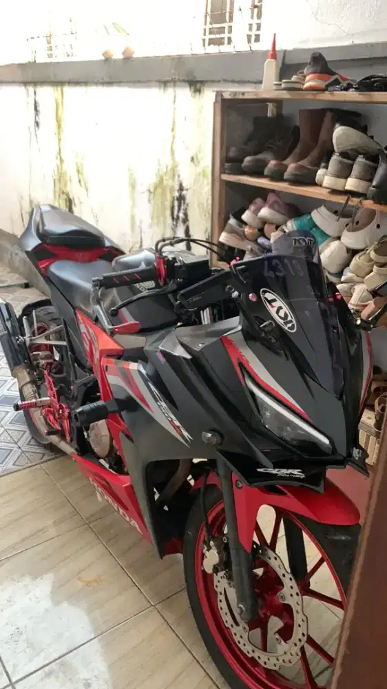 Jual cbr thn 2021, body mulus ss stnk & bpkb nma sndri