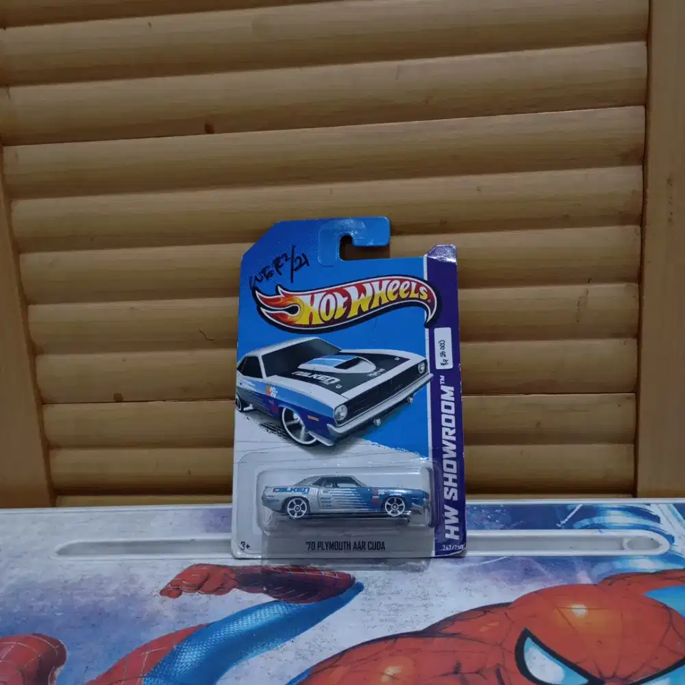 Hot Wheels Showroom - 70 Plymouth AAR Cuda
