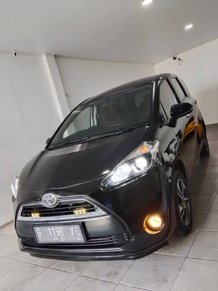 Sienta V 2016 metik langka orisinil