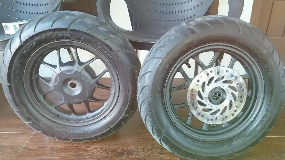 Jual velq satu set dengan ban motor stylo 160