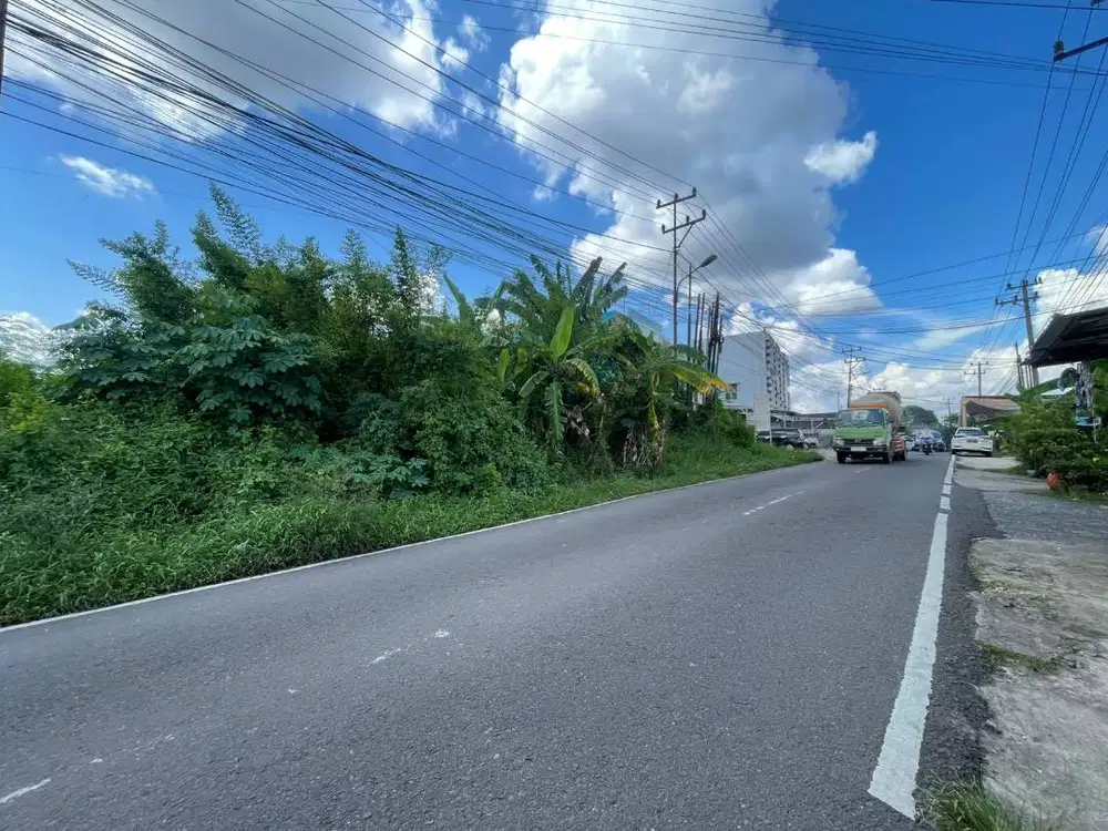 tanah pinggir jalan depan siti fatimah