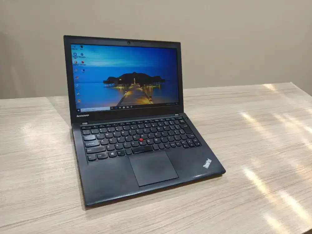 Thinkpad X240 core i5-4300U ssd 256gb,ram 8gb,murah,normal bergaransi