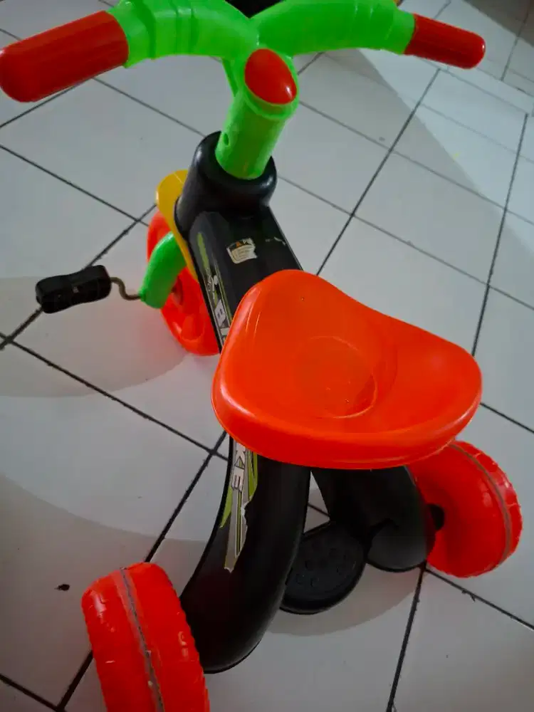Sepeda mainan anak