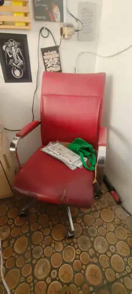 Kursi kerja kulit stainless