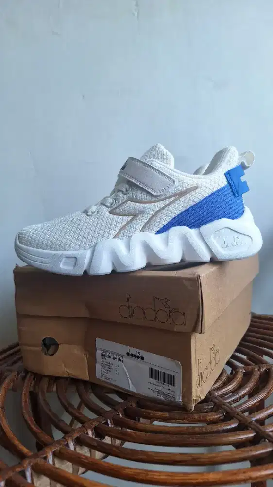Sepatu Anak Diadora Original