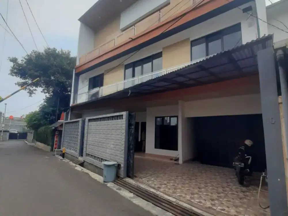 EDISI TURUN HARGA GAEES Bismillah Dijual dan disewakan rumah 3 lantai bangunan lux full renovasi di cigadung