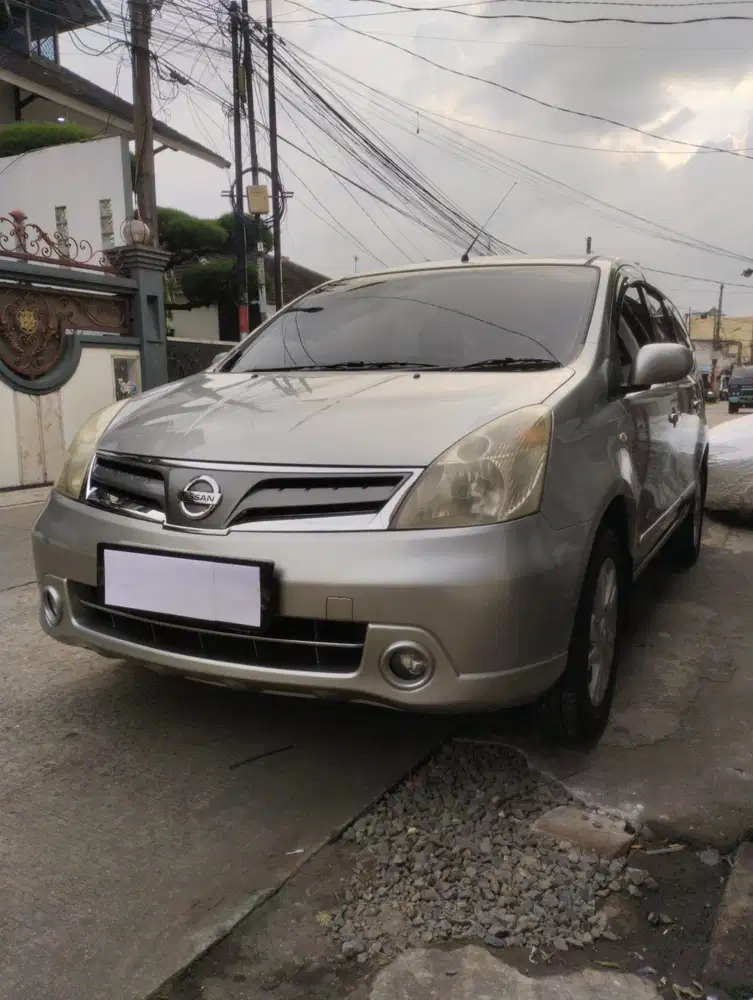 Nissan Grand livina 2012 Bensin
