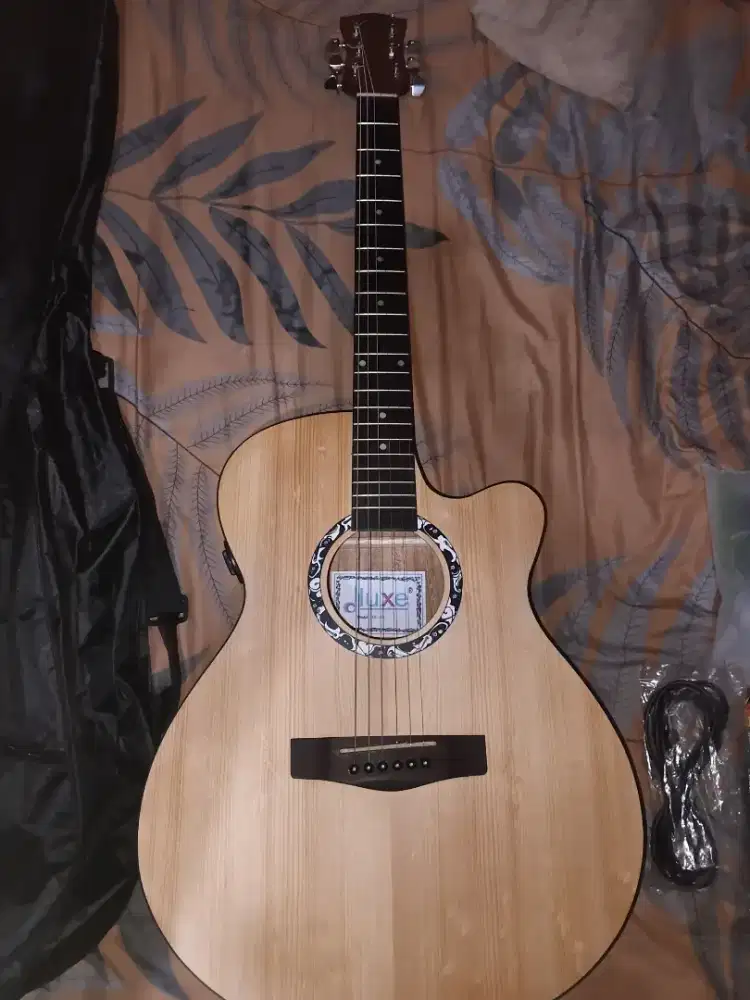 Gitar Transkustik Dluxe