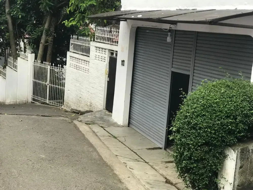 Tanah Hook 515 m² Cipedes Tengah – Ada Bangunan, Hitung Tanah Saja (SHM)