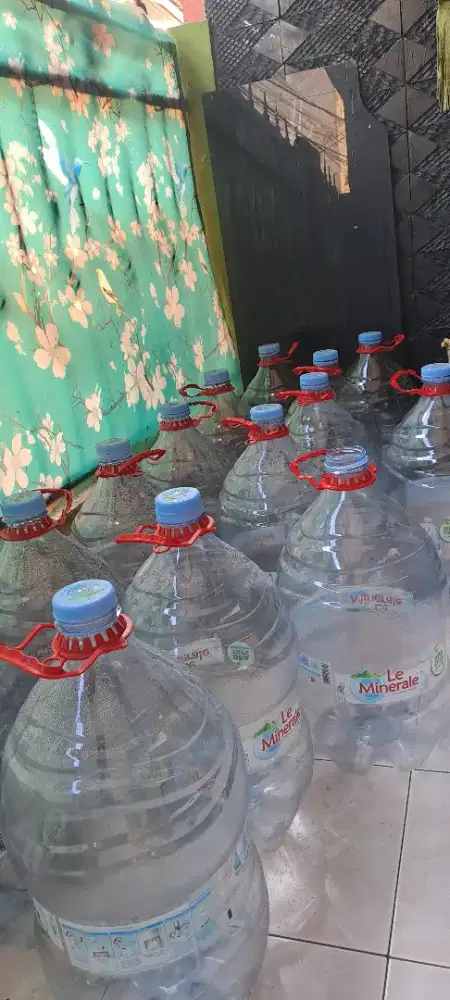 Botol Le Mineral Bekas untuk tanaman dan pelihara lele