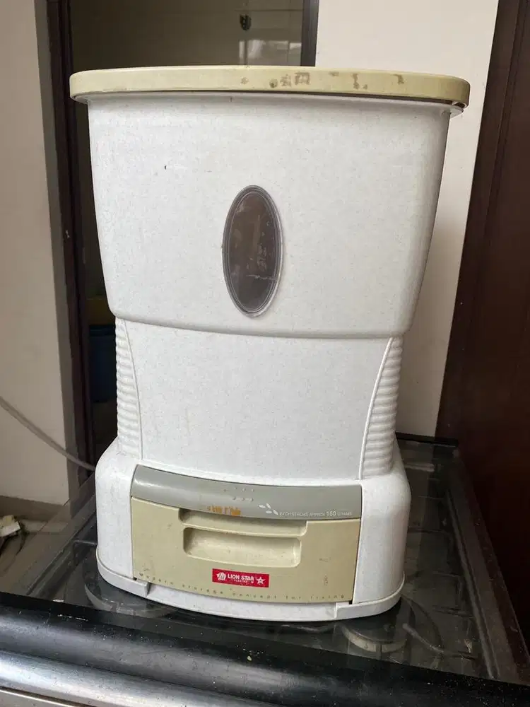 Rice box/penyimpanan beras