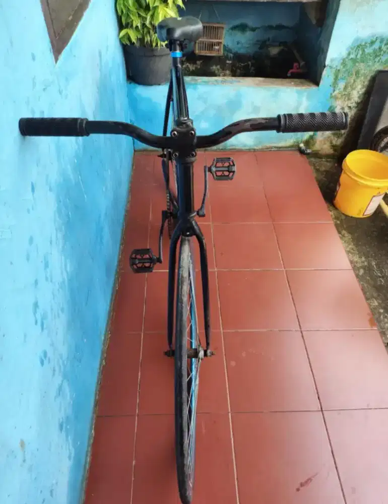 SEPEDA FIXIE BLACK DOF
