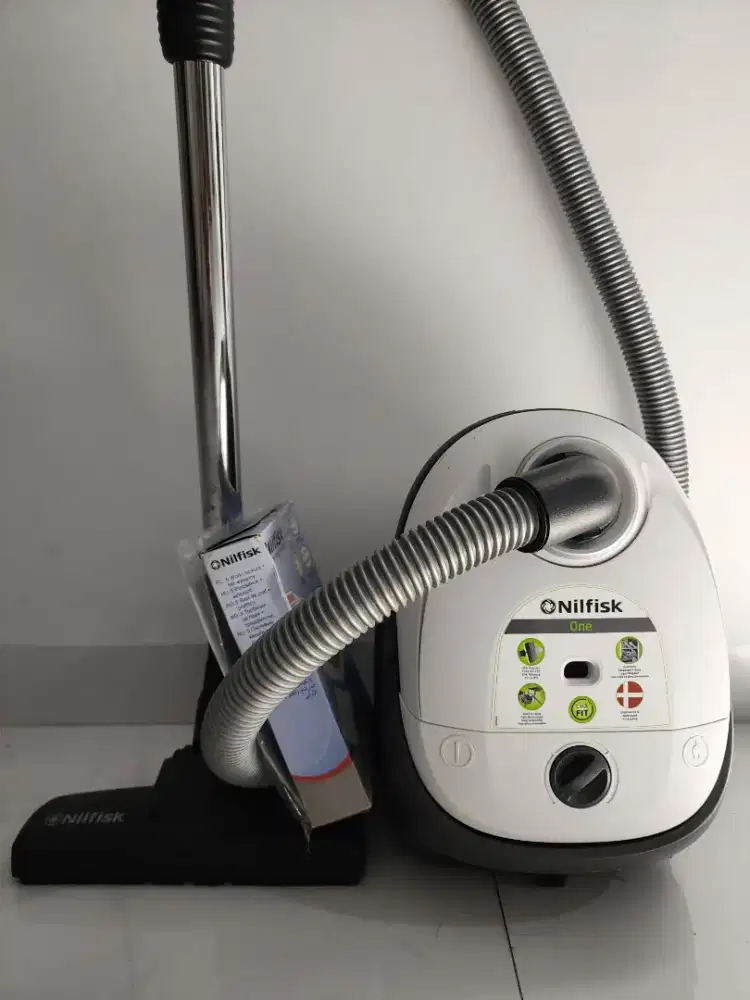 Vacuum cleaner / penghisap debu nilfisk
