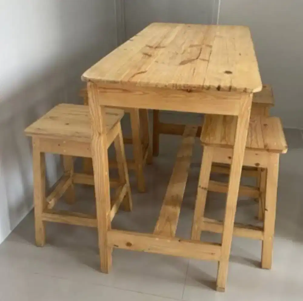 1set meja makan+4kursiAjati belanda