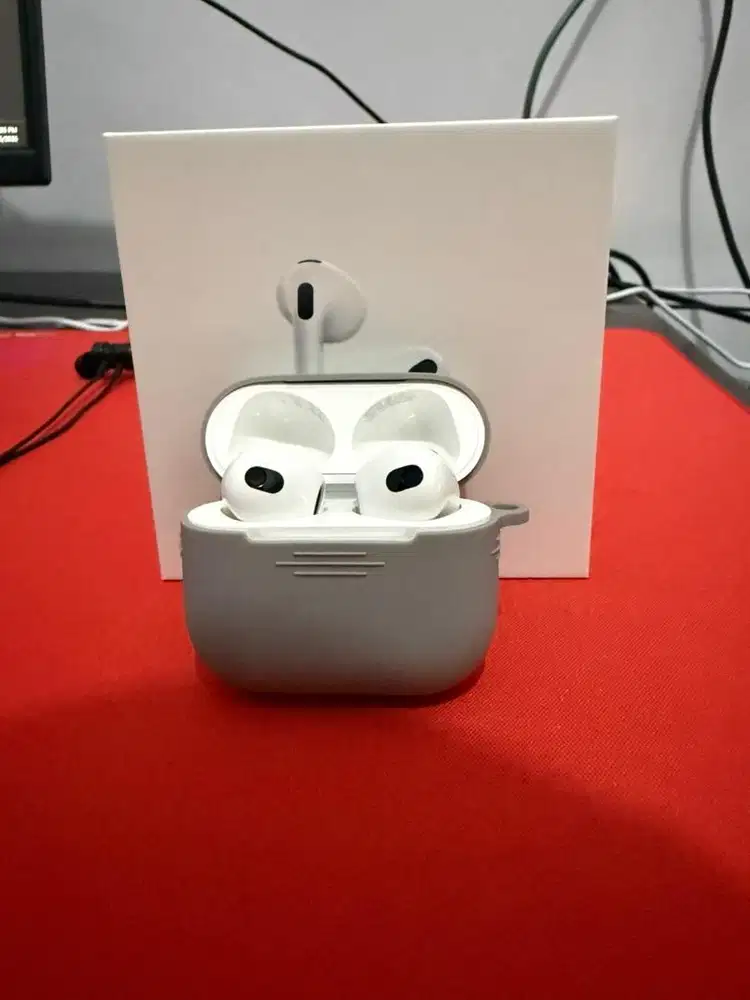 Apple AirPods Gen 3 Wireless MagSafe Charging