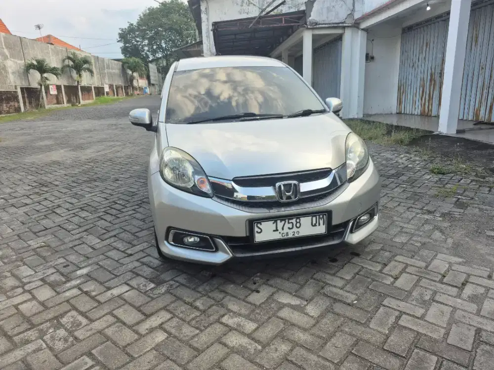 Honda Mobilio Prestige Matic Abu-abu Metalik 2014