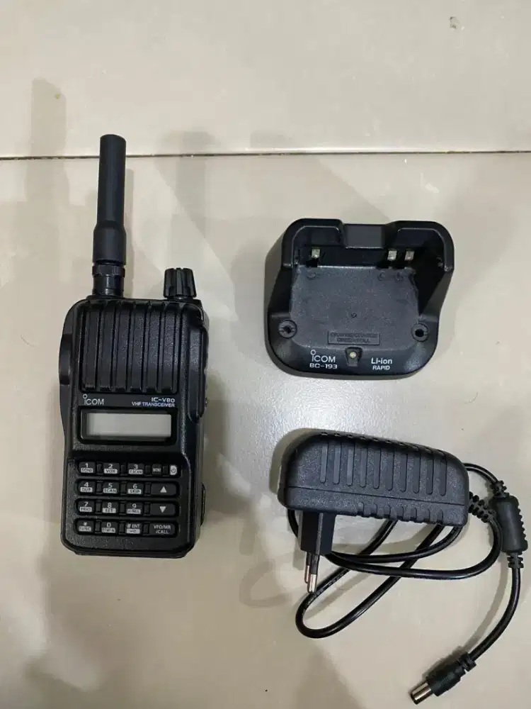 Dijual HT ICOM V80 Ori Japan Mulus kinclong