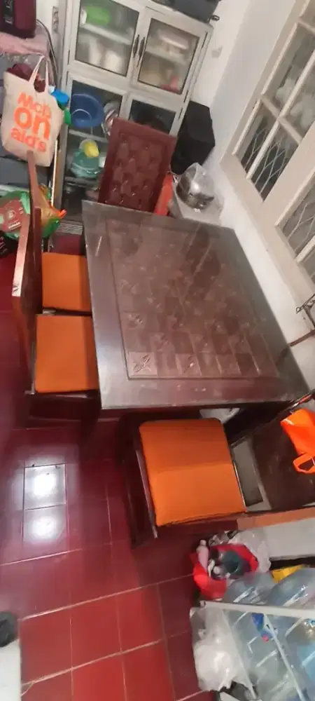 Meja Makan Kayu Mahoni