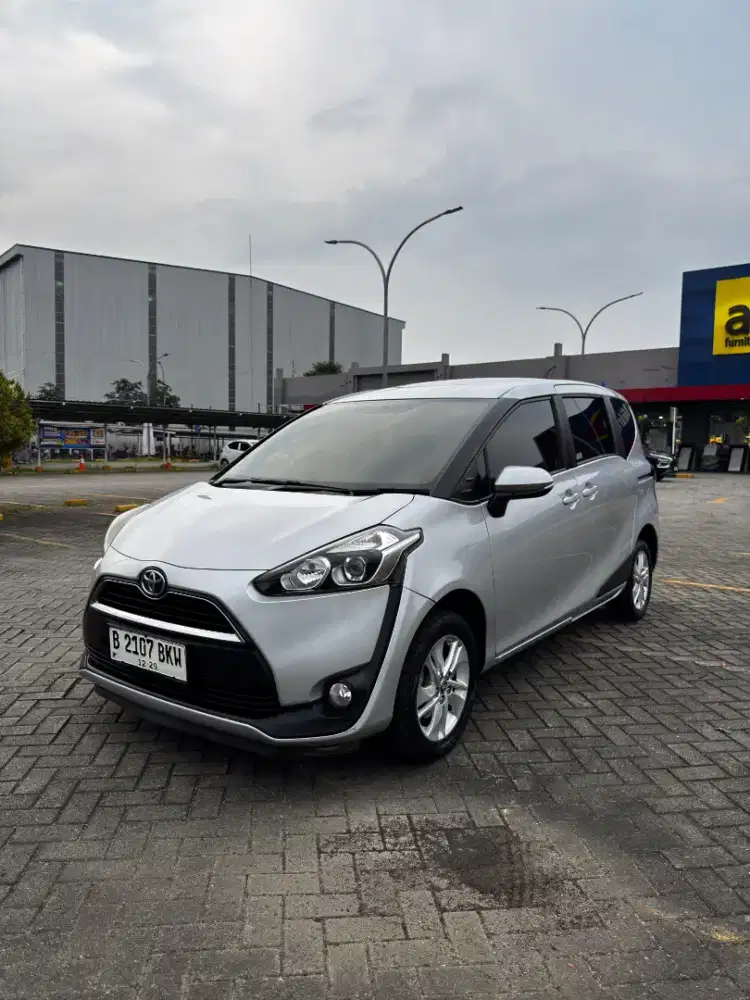 Toyota Sienta G AT 2016