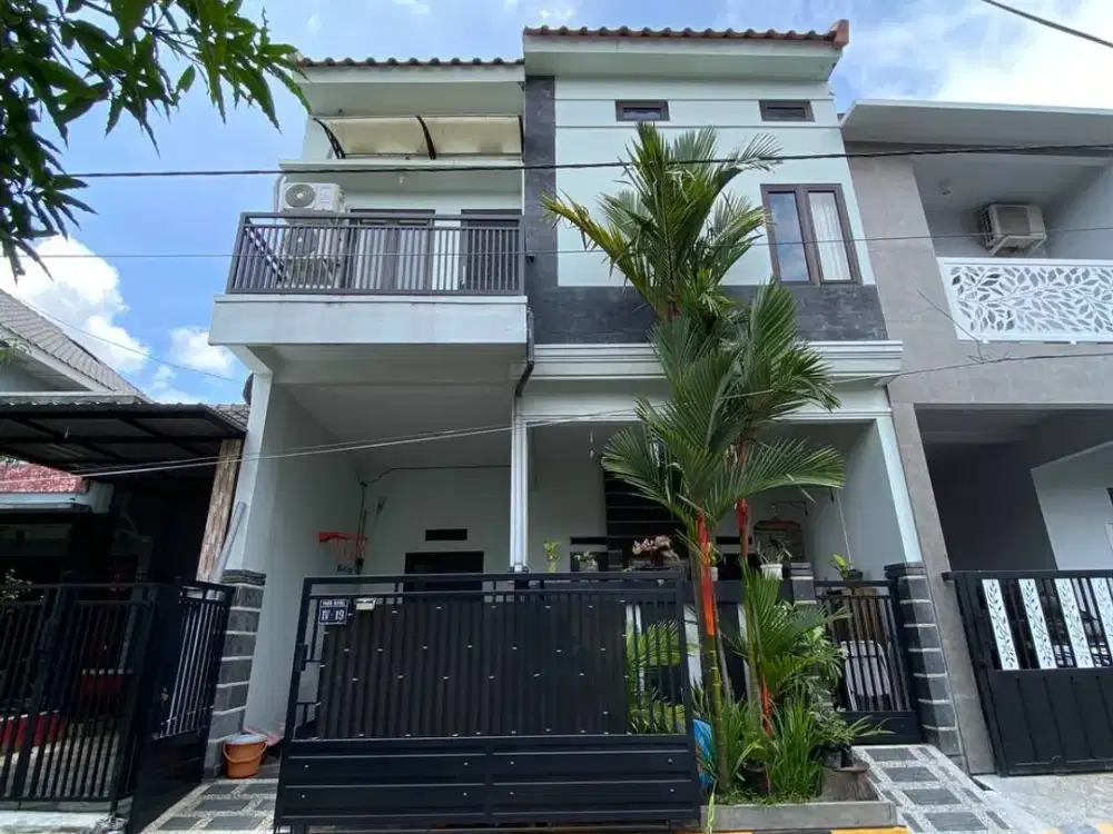 RUMAH TERAWAT MINIMALIS 2 LANTAI DI PERUMAHAN TIRTASANI KARANGPLOSO