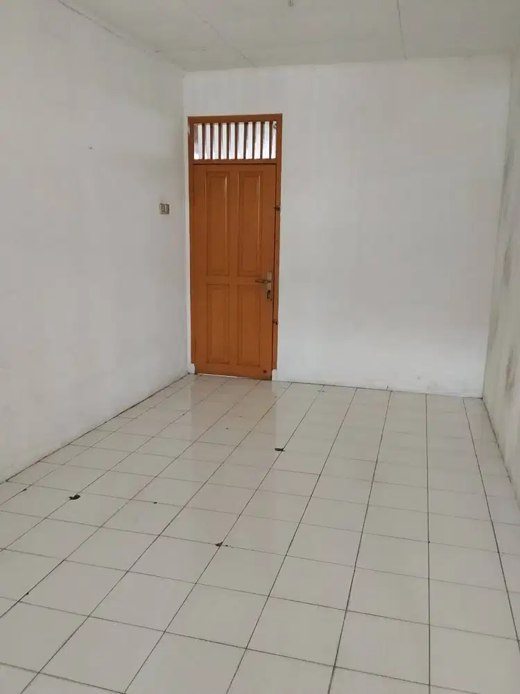 Disewakan ruangan lantai 2
