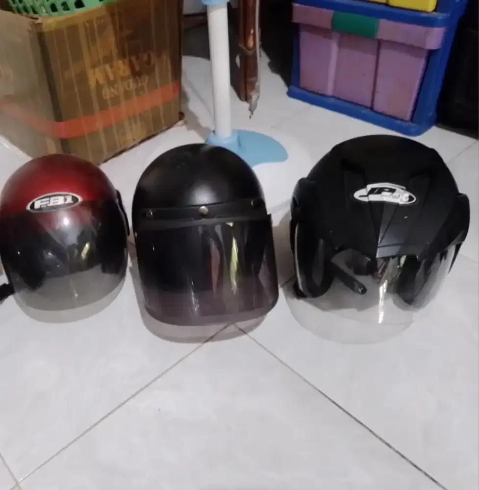 Helm bekas bagus
