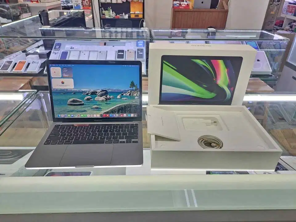 Second Macbook Pro M1 13 Inch 8/512GB SSD Space Gray Ex IBOX Mulus