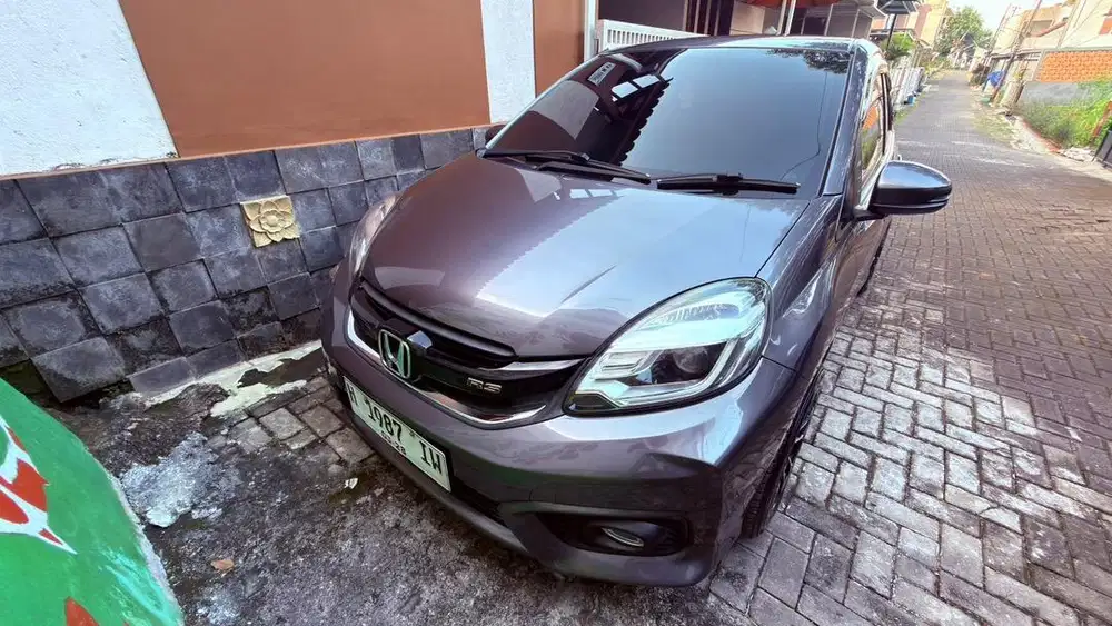 Dijual Mobil Honda Brio RS 1.2 Warna Abu2 Tahun 2018