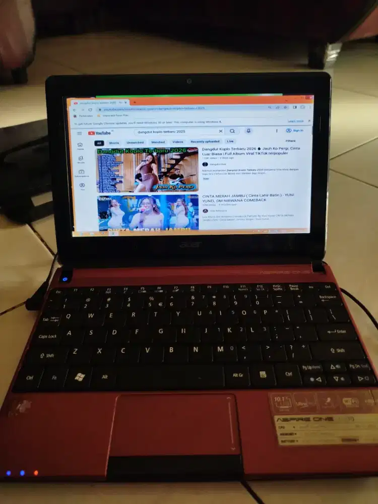 Laptop Acer Aspire One D270 tipis Lengkap & msh normal digunakan
