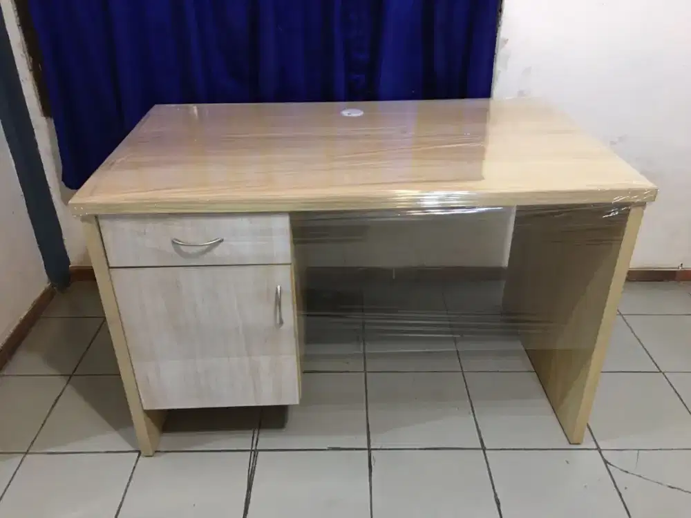 meja kantor multiplek