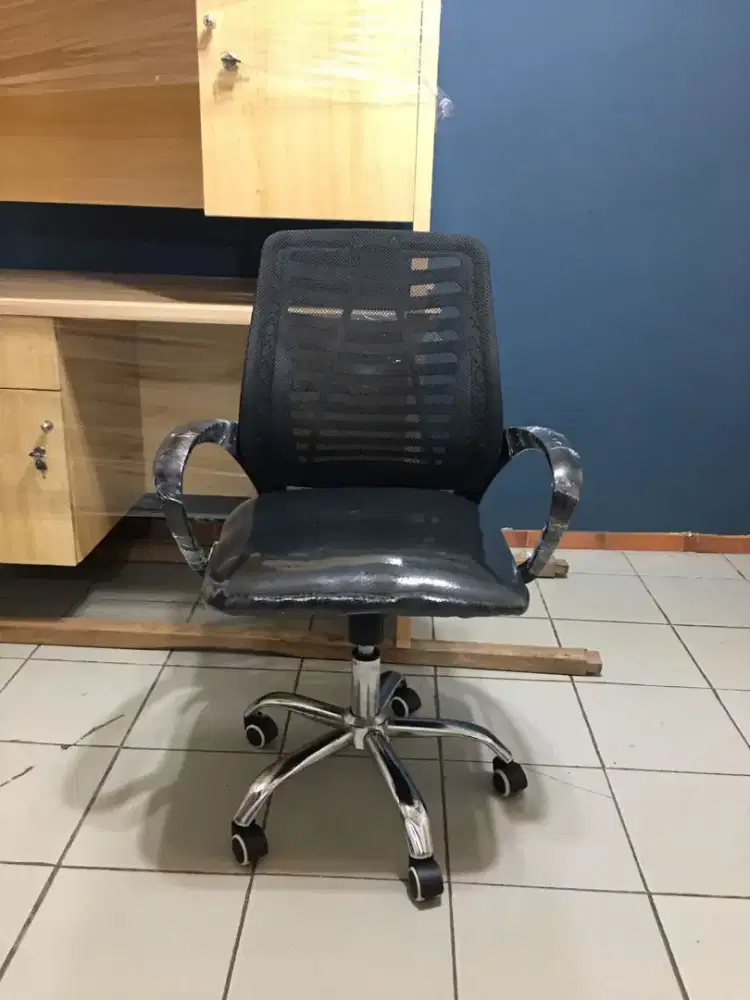 kursi kantor like new