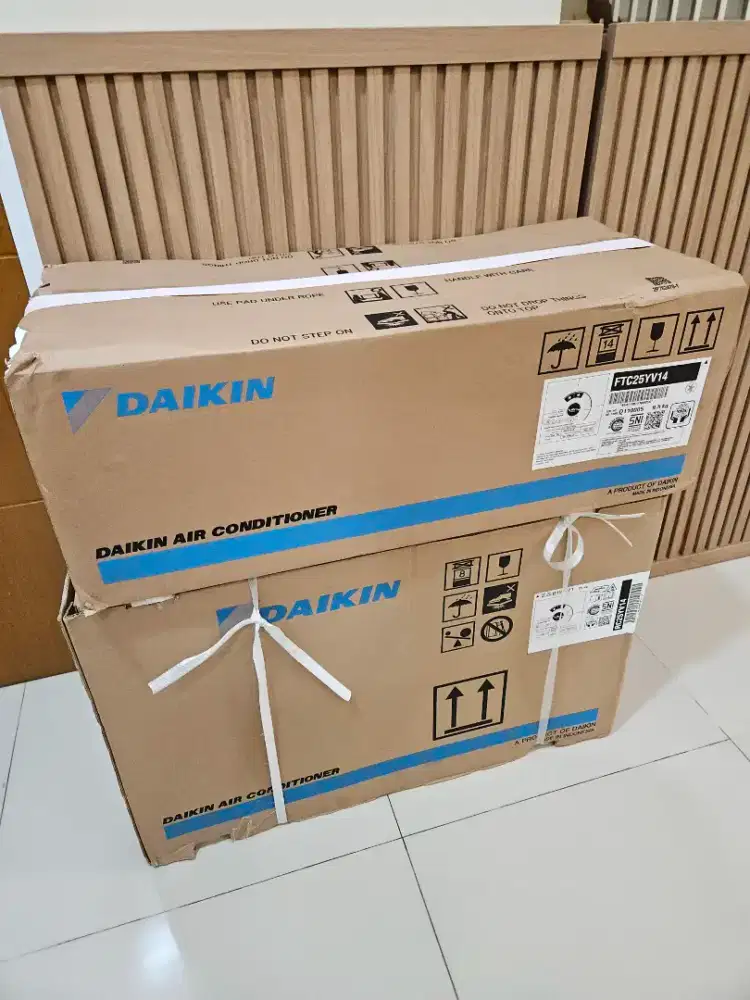 AC Daikin Standard 1/2 PK FTC15YV14 baru pakai 2 hari