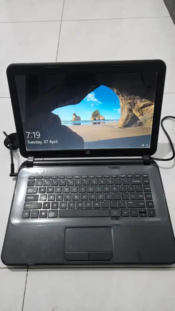 Dijual Laptop Merek Hp 14-d010AU