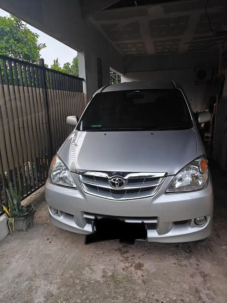 Daihatsu Xenia 2011 Bensin
