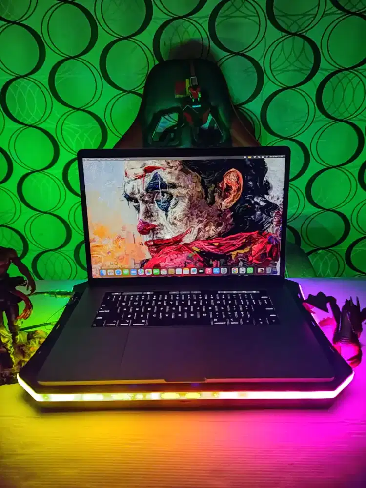 Macbook Pro Retina Touchbar i7 2019 [RAM 16GB SSD 256 GB] Lengkap BOX