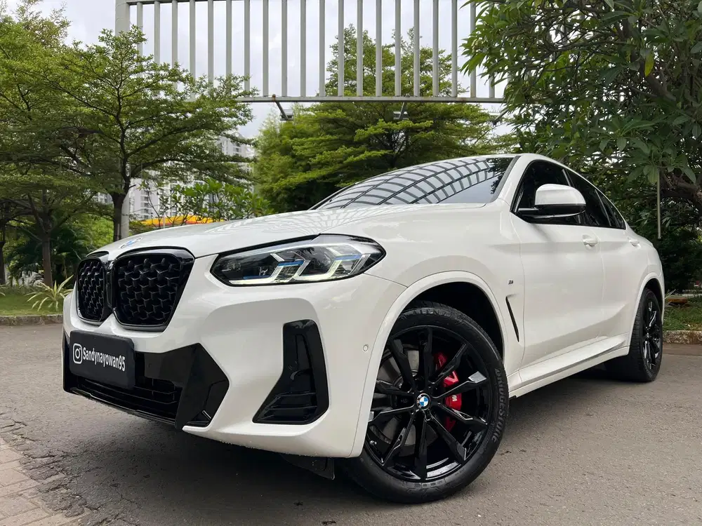 KM.16.000 BMW X4 M-SPORT 2023/2024 LIMITED WHITE ON RED